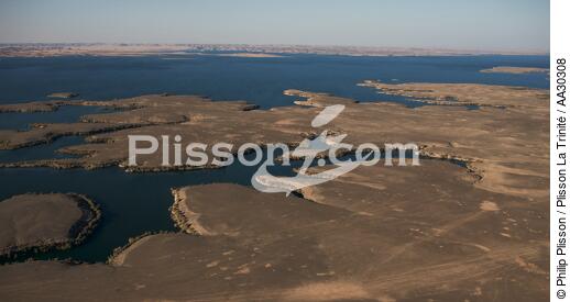 Lake Nasser - © Philip Plisson / Plisson La Trinité / AA30308 - Photo Galleries - Nasser lake