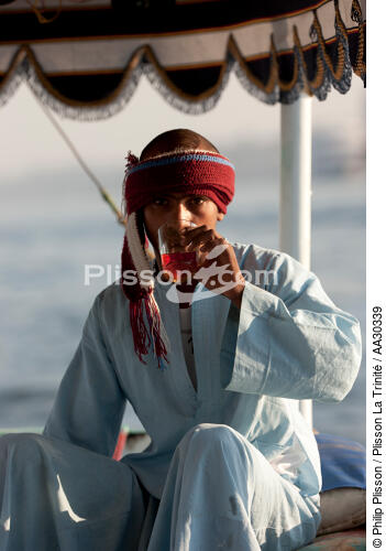 Sur le Nil - © Philip Plisson / Plisson La Trinité / AA30339 - Nos reportages photos - Homme