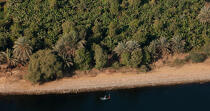 Pêcheurs sur le bord du Nil © Philip Plisson / Plisson La Trinité / AA30387 - Nos reportages photos - Barque