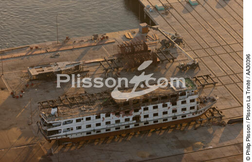 Shipyard on the banks of the Nile - © Philip Plisson / Plisson La Trinité / AA30396 - Photo Galleries - Egypt
