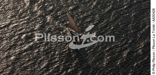 On the Nile. - © Philip Plisson / Plisson La Trinité / AA30428 - Photo Galleries - Backlit
