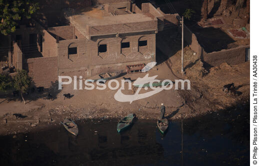 On the banks of the Nile. - © Philip Plisson / Plisson La Trinité / AA30438 - Photo Galleries - Village