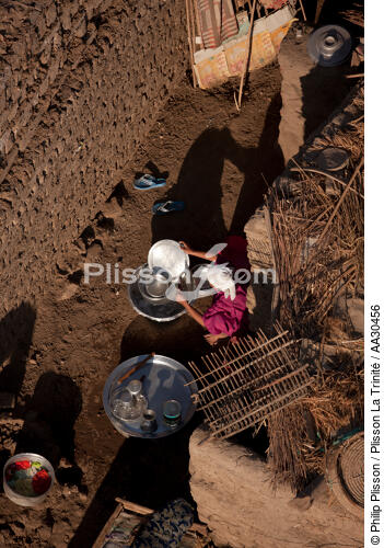 Village sur les rives du Nil, Egypte - © Philip Plisson / Plisson La Trinité / AA30456 - Nos reportages photos - Nil [le]