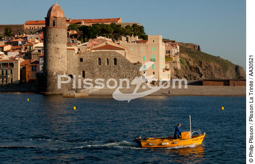 Collioure - © Philip Plisson / Plisson La Trinité / AA30521 - Photo Galleries - Small boat