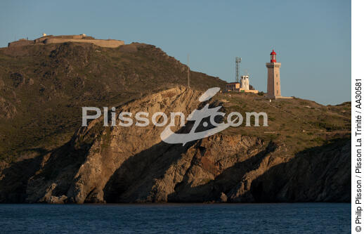 Cap Béar lighthouse in Port-Vendres - © Philip Plisson / Plisson La Trinité / AA30581 - Photo Galleries - French Lighthouses