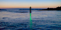 Morning in the Gulf of Morbihan © Philip Plisson / Plisson La Trinité / AA30933 - Photo Galleries - Buoys and beacons