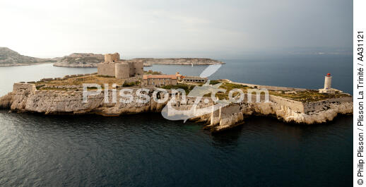 Marseille - © Philip Plisson / Plisson La Trinité / AA31121 - Nos reportages photos - Ile [13]