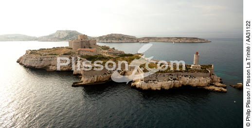 Marseille - © Philip Plisson / Plisson La Trinité / AA31122 - Photo Galleries - Island [13]