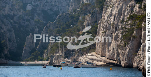 Creek near Marseille - © Philip Plisson / Plisson La Trinité / AA31172 - Photo Galleries - Calanques [The]