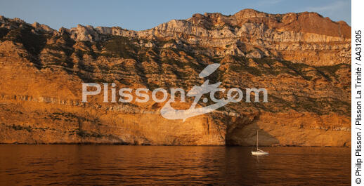Cap Canaille near Cassis - © Philip Plisson / Plisson La Trinité / AA31205 - Photo Galleries - Coastal landscape