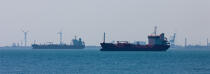 Oil tanker at Fos sur Mer © Philip Plisson / Plisson La Trinité / AA31225 - Photo Galleries - Maritime transport
