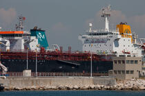 Le port pétrolier de Lavéra à Martigues © Philip Plisson / Plisson La Trinité / AA31231 - Nos reportages photos - Bouches du Rhône