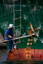 Bows in the oil port of Lavera [AT] © Philip Plisson / Plisson La Trinité / AA31257 - Photo Galleries - Elements of boat