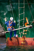 Bows in the oil port of Lavera [AT] © Philip Plisson / Plisson La Trinité / AA31258 - Photo Galleries - Stem