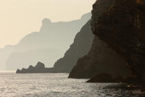 Les falaises du Cap de l'Aigle à La Ciotat © Philip Plisson / Plisson La Trinité / AA31281 - Nos reportages photos - Paysage littoral