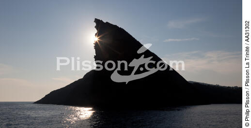 Bec de l'Aigle in La Ciotat - © Philip Plisson / Plisson La Trinité / AA31302 - Photo Galleries - Cliff