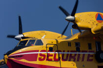 Canadair at La Ciotat [AT] © Philip Plisson / Plisson La Trinité / AA31463 - Photo Galleries - Air transport