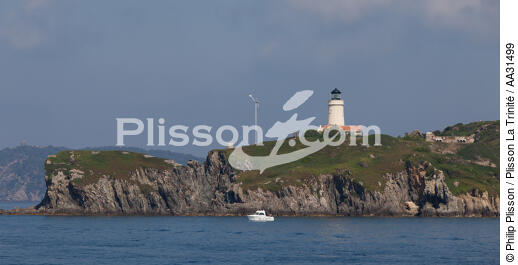 In front of Hyères - © Philip Plisson / Plisson La Trinité / AA31499 - Photo Galleries - French Lighthouses