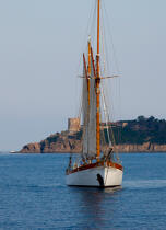 Anchor off Port-Cros © Philip Plisson / Plisson La Trinité / AA31660 - Photo Galleries - Var