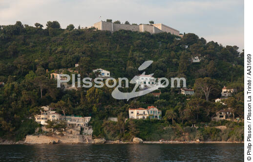 Toulon - © Philip Plisson / Plisson La Trinité / AA31689 - Photo Galleries - Town [83]