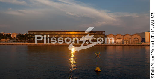 Toulon - © Philip Plisson / Plisson La Trinité / AA31697 - Nos reportages photos - Toulon