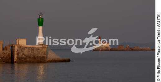 Toulon - © Philip Plisson / Plisson La Trinité / AA31701 - Photo Galleries - Town [83]