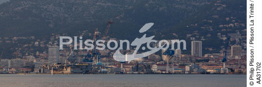 Toulon - © Philip Plisson / Plisson La Trinité / AA31702 - Photo Galleries - Town [83]