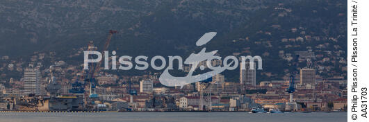 Toulon - © Philip Plisson / Plisson La Trinité / AA31703 - Photo Galleries - Town [83]