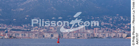 Toulon - © Philip Plisson / Plisson La Trinité / AA31707 - Nos reportages photos - Ville [83]