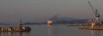 Ferry in the port of Toulon [AT] © Philip Plisson / Plisson La Trinité / AA31716 - Photo Galleries - Var