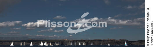 Le Tour de Corse 2011 - © Philip Plisson / Plisson La Trinité / AA32095 - Nos reportages photos - Bonifacio