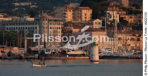 The old port of Cannes - © Philip Plisson / Plisson La Trinité / AA32103 - Photo Galleries - Port