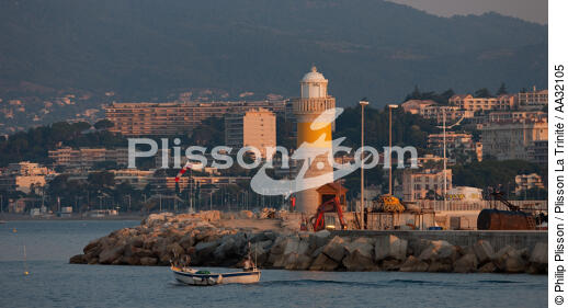 Le vieux port de Cannes - © Philip Plisson / Plisson La Trinité / AA32105 - Nos reportages photos - Cannes