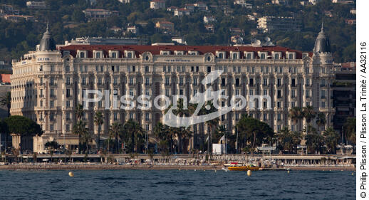 The Hotel Carlton in Cannes - © Philip Plisson / Plisson La Trinité / AA32116 - Photo Galleries - Hotel