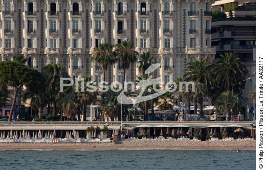 L'hotel Carlton à Cannes - © Philip Plisson / Plisson La Trinité / AA32117 - Nos reportages photos - Hotel