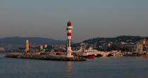 Le vieux port de Cannes © Philip Plisson / Plisson La Trinité / AA32126 - Nos reportages photos - Ville [06]