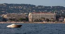 L'hotel Carlton à Cannes © Philip Plisson / Plisson La Trinité / AA32132 - Nos reportages photos - Construction