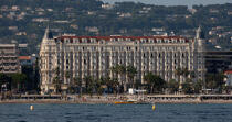 L'hotel Carlton à Cannes © Philip Plisson / Plisson La Trinité / AA32133 - Nos reportages photos - Ville [06]