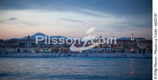 Nice - © Philip Plisson / Plisson La Trinité / AA32197 - Nos reportages photos - Moment de la journée