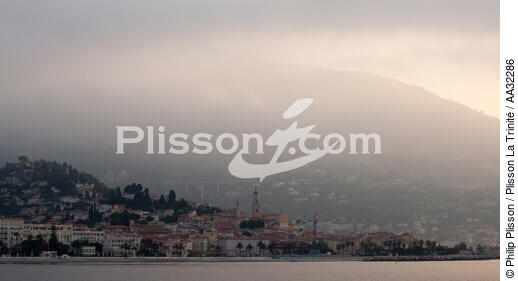 Menton - © Philip Plisson / Plisson La Trinité / AA32286 - Nos reportages photos - Provence Alpes Côte-d'Azur