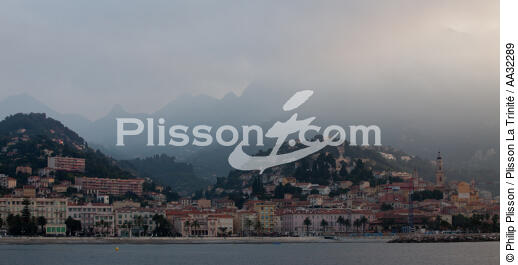Menton - © Philip Plisson / Plisson La Trinité / AA32289 - Photo Galleries - Provence Alpes Côte-d'Azur
