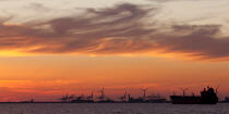 In the Gulf of Fos © Philip Plisson / Plisson La Trinité / AA32481 - Photo Galleries - Sunset