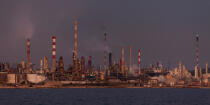 Le port pétrolier de Lavéra dans le Golfe de Fos © Philip Plisson / Plisson La Trinité / AA32482 - Nos reportages photos - Collection Créative