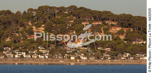 Camping in Bormes-Les-Mimosas. [AT] - © Philip Plisson / Plisson La Trinité / AA32535 - Photo Galleries - Sport and Leisure