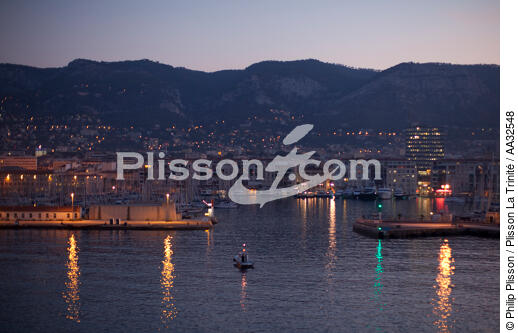Toulon - © Philip Plisson / Plisson La Trinité / AA32548 - Nos reportages photos - Crépuscule