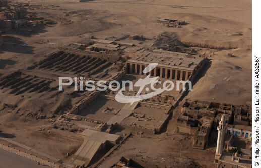 The first Temple of Seti in Egypt [AT] - © Philip Plisson / Plisson La Trinité / AA32567 - Photo Galleries - Town [Egypt]