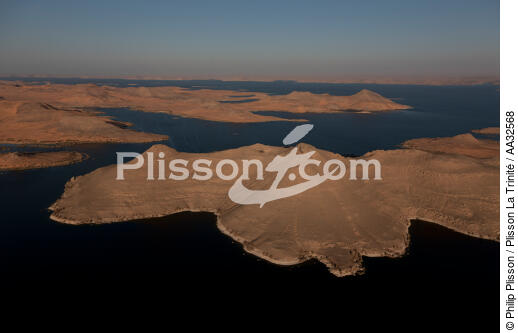 Lake Nasser in Egypt - © Philip Plisson / Plisson La Trinité / AA32568 - Photo Galleries - Nasser lake