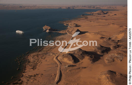 The Temple of Amada on Lake Nasser - © Philip Plisson / Plisson La Trinité / AA32570 - Photo Galleries - Nasser lake