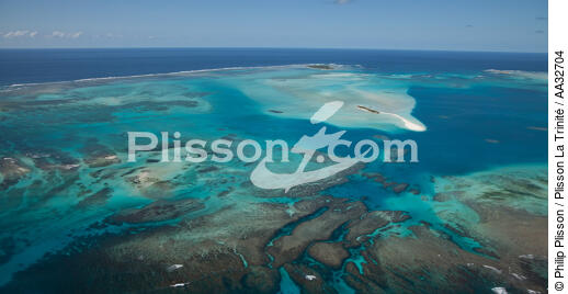 Iles des Pins - © Philip Plisson / Plisson La Trinité / AA32704 - Photo Galleries - Lagoon