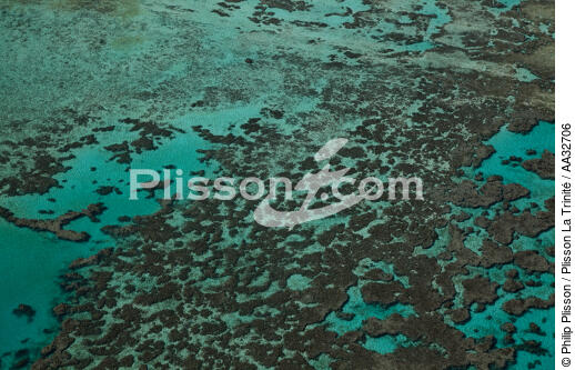 Iles des Pins - © Philip Plisson / Plisson La Trinité / AA32706 - Photo Galleries - Lagoon